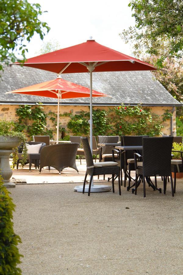 Logis L'Ermitage Hotel & Restaurant Saulges Exterior foto